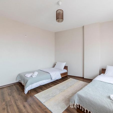 Centrally Located 2 Bedroom Apt With Netflix Бурса Екстериор снимка