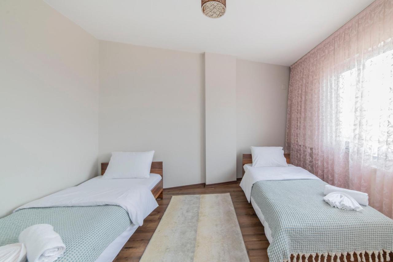 Centrally Located 2 Bedroom Apt With Netflix Бурса Екстериор снимка